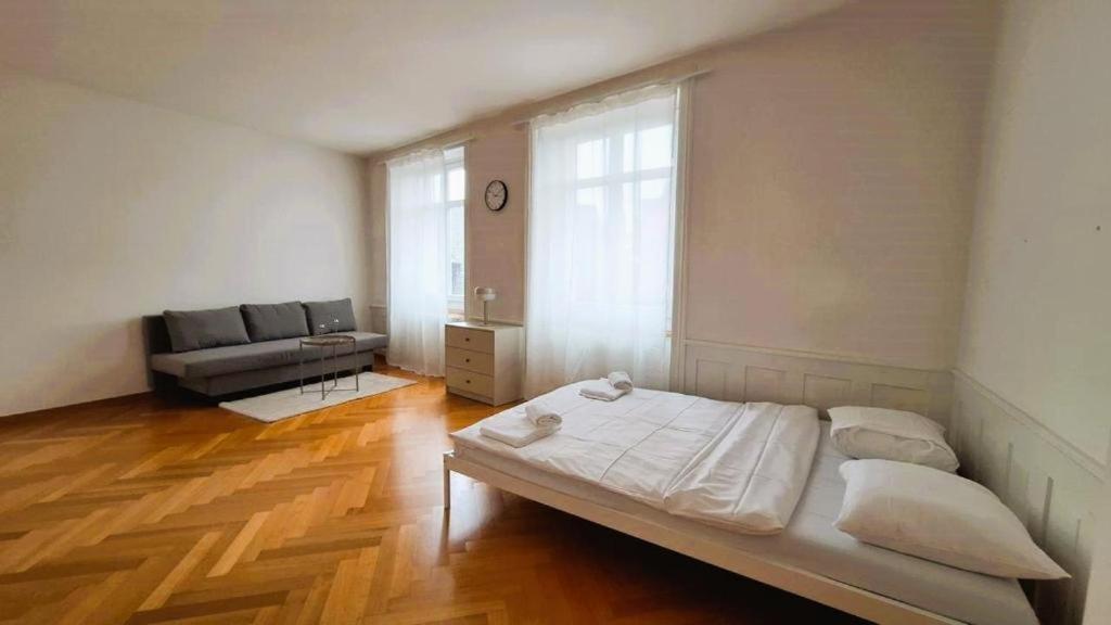 Amazing In The Heart Of Old Town Glocken - Self Checkin Zurich